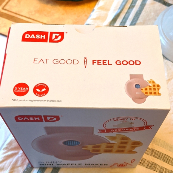 NEW Bunny Waffle Maker Non Stick Pink w/ Recipe Book Easter Brunch - Picture 4 of 4